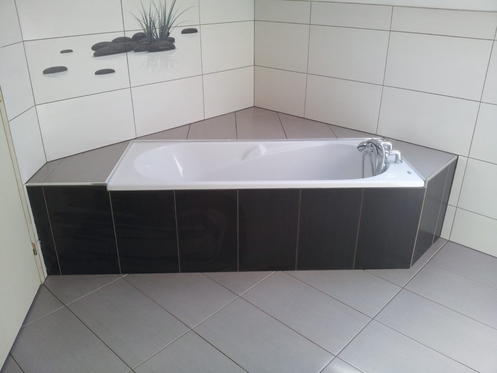 réalisations-1-salle-de-bain-noir-blanc-baignoire-fabrice-barp-meillac
